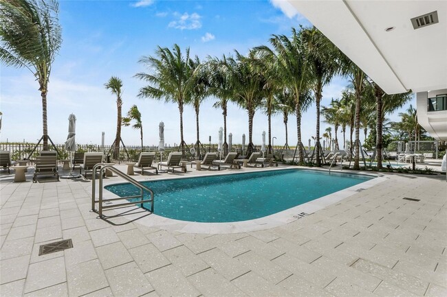 Building Photo - 900 N Ocean Blvd