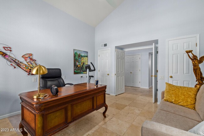 Building Photo - 10641 E San Salvador Dr