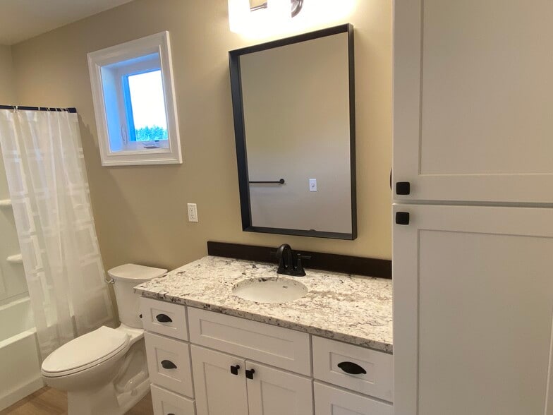 2 Bathrooms w/Views! - 1704 Eagles Nest Pl SE
