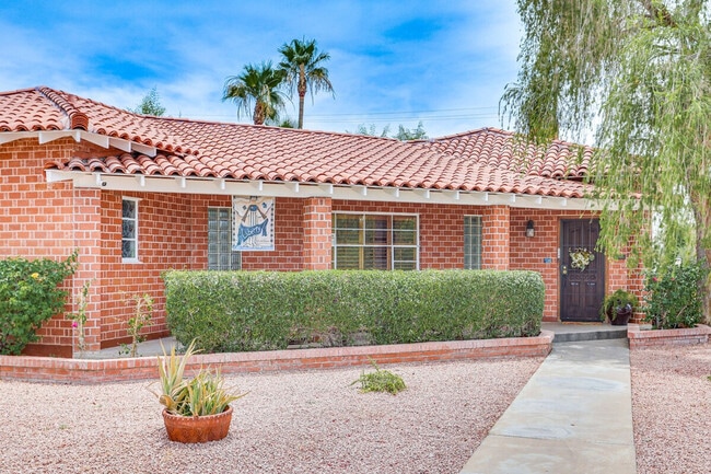 Building Photo - 107 W Windsor Ave