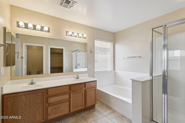 Building Photo - 17513 W Caribbean Ln
