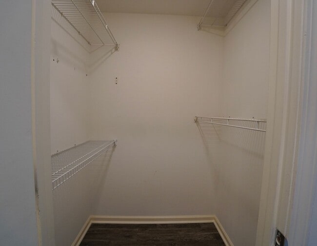 Building Photo - 2 Bed 2 Bath in Desirable Green Hills!