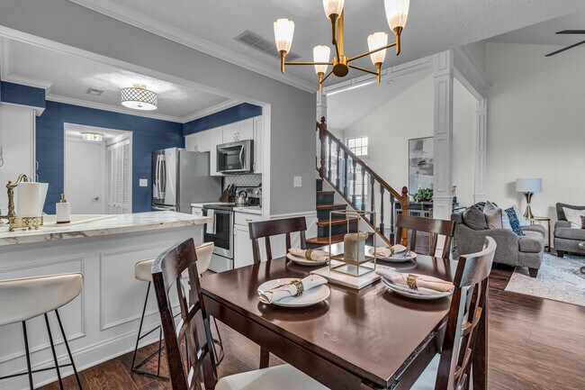 Building Photo - 6450 Bayside N Dr