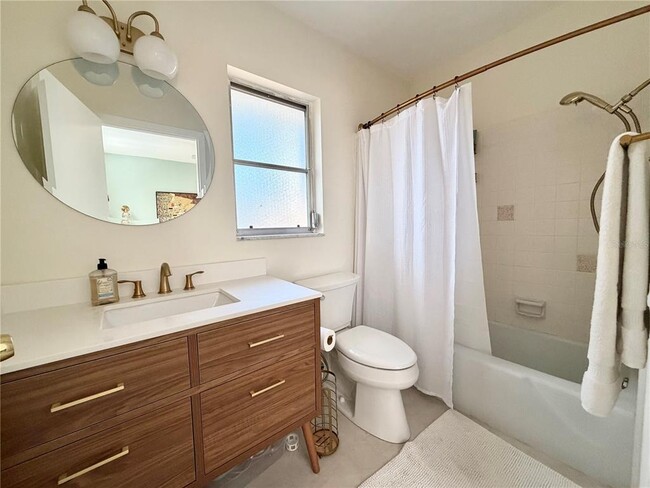 Building Photo - 5220 23rd Ave S