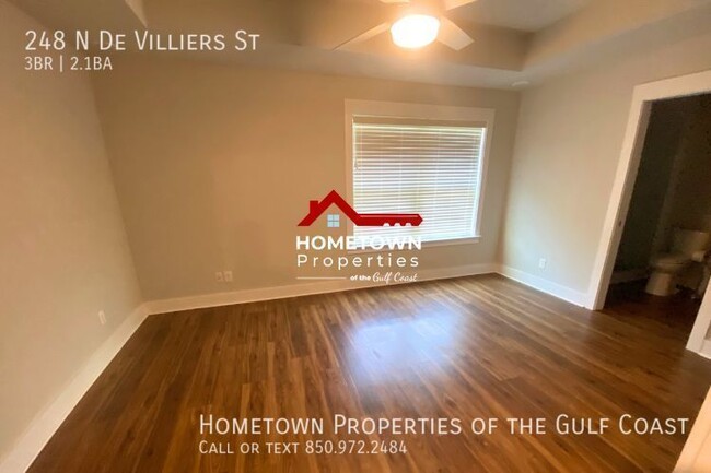 Building Photo - Beautiful Townhome Downtown Pensacola