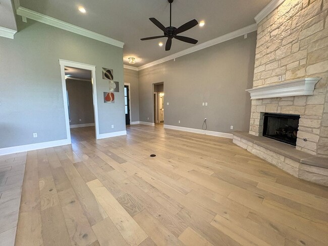 Building Photo - Available Now! Gorgeous 4 Bedroom 3 Bath i...