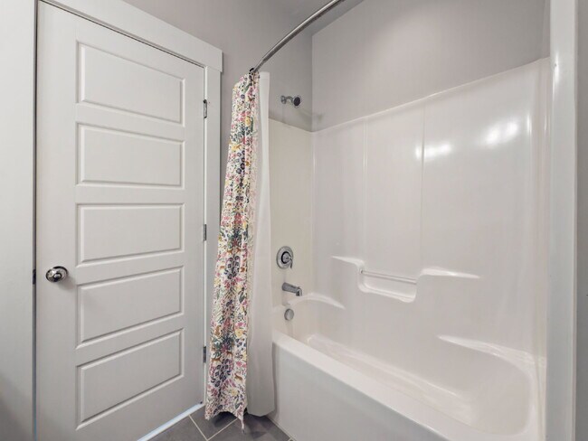 Building Photo - Charming 3-Bed Home with Spacious Layout in Wendell Falls