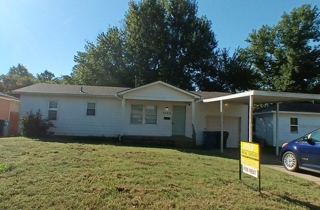 Primary Photo - Comfy & Practical! FIRST MONTH FREE FOR HO...