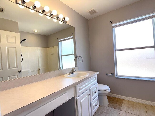 Building Photo - 732 Casterton Cir