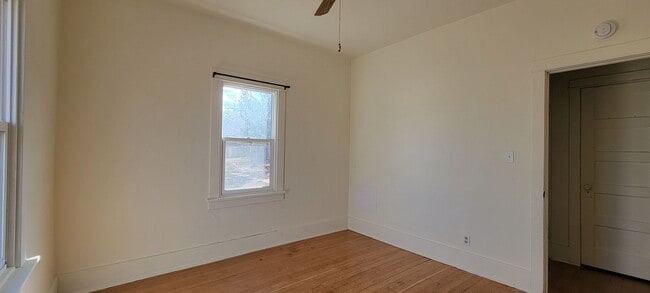 Building Photo - 3 bedroom 2 bath home