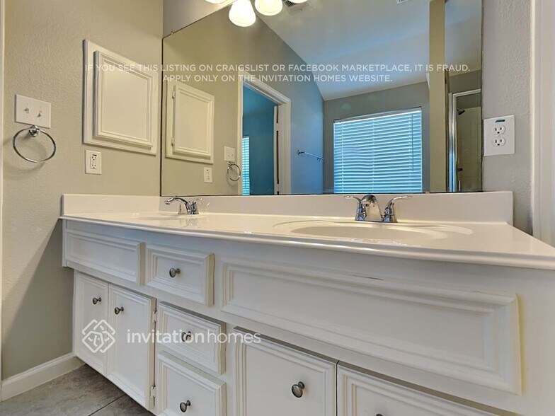 Building Photo - 4522 Lake Halbert Ln