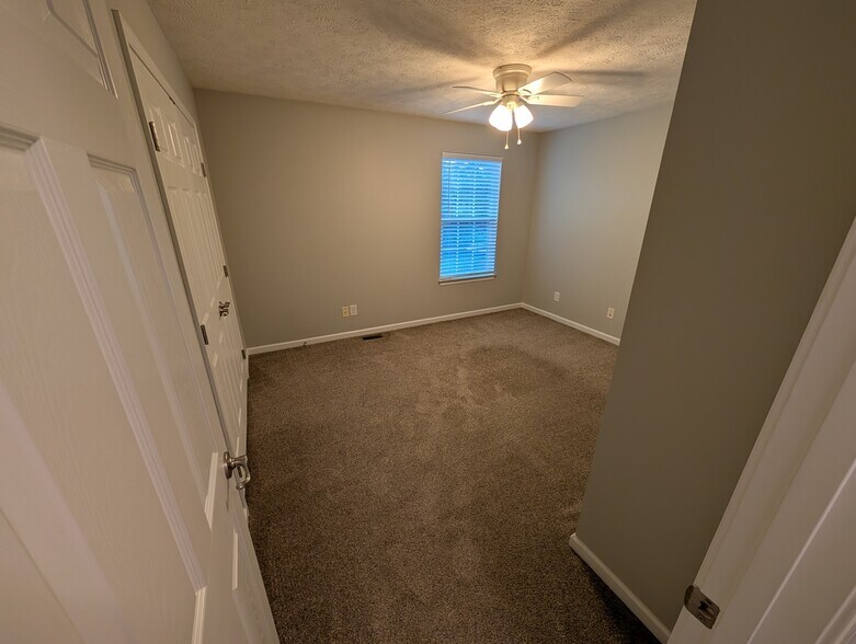 Bed 1 - 10452 Joyce Ct