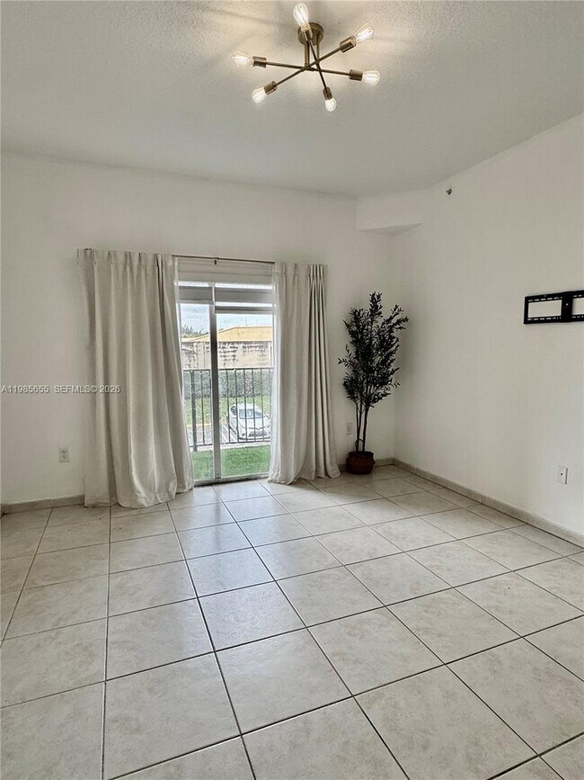 Building Photo - 7290 NW 114th Ave