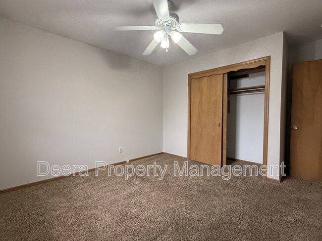 Building Photo - 8424 Travis Ln