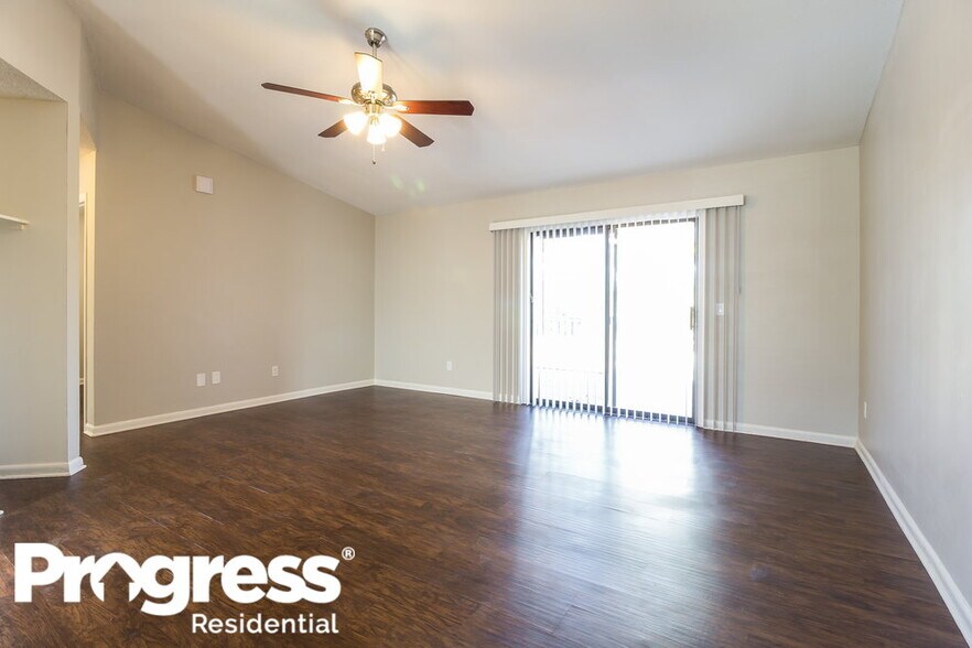 Building Photo - 431 Surrey Run