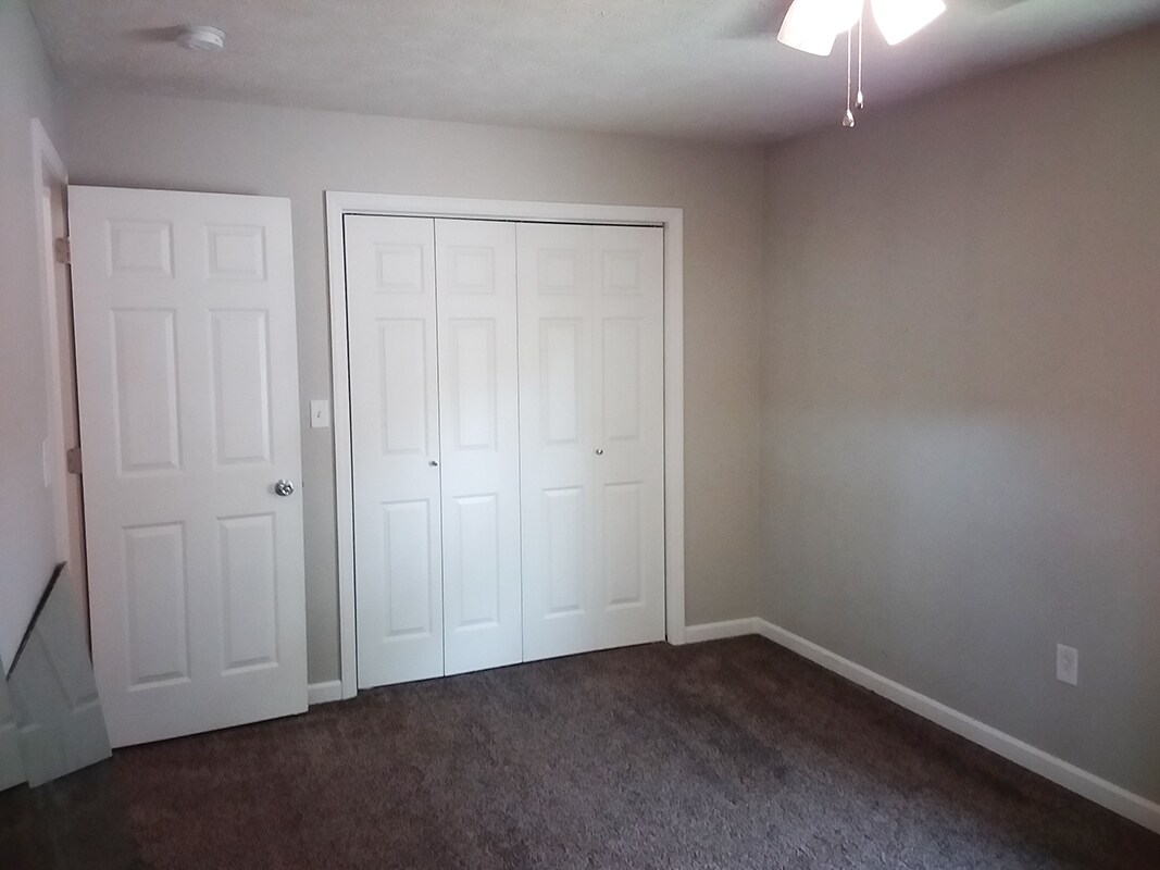 Bedroom 1 - 610 N Arlington St