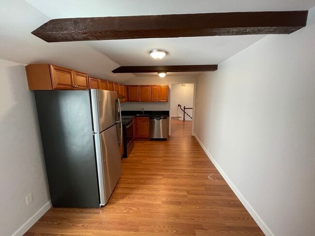 Building Photo - 8-10-10 Essex St