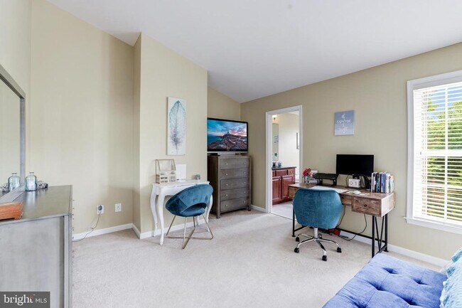 Building Photo - 43149 Crosswind Terrace