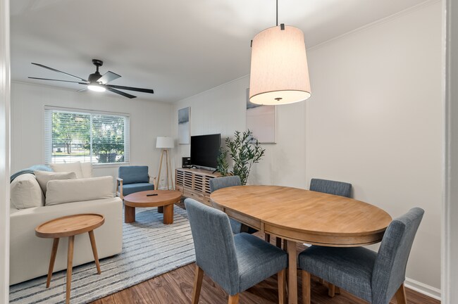 Building Photo - 8 Grove St