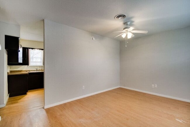 Building Photo - No Application Fees* $500 off 1st months r...