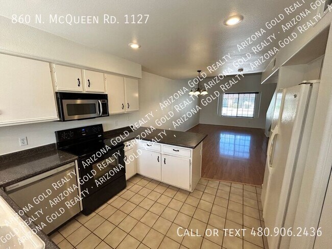 Building Photo - 860 N McQueen Rd