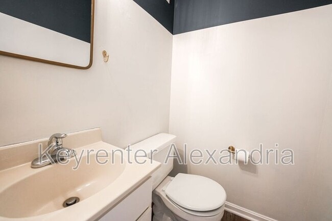 Building Photo - 6626 Birchleigh Way