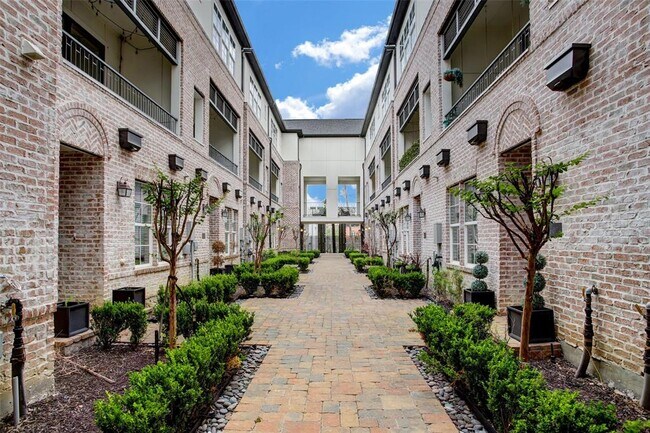 Building Photo - 6068 Kansas St