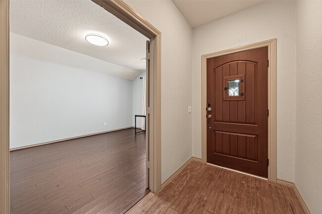 Building Photo - 9743 Birdsnest Ct