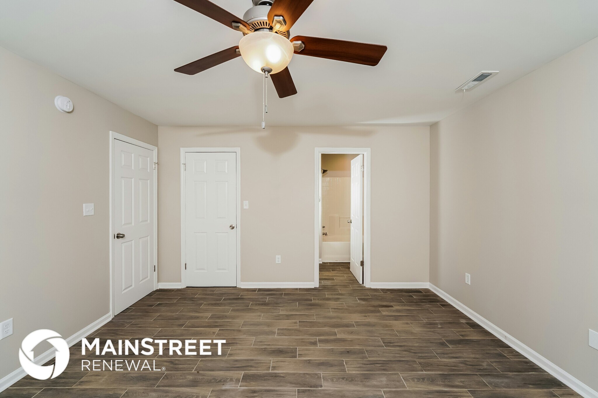 Building Photo - 1282 Railroad Dr