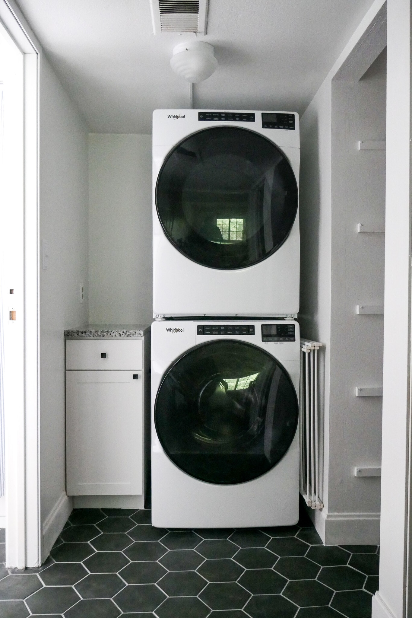 Laundry Area 1 - 6800 E Tennessee Ave