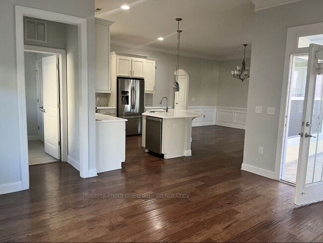 Building Photo - 128 Heartsease Ln