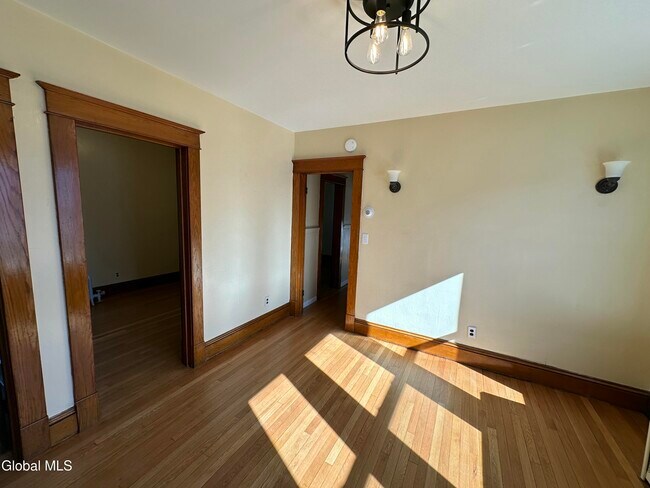 Building Photo - 65 Ten Eyck Ave