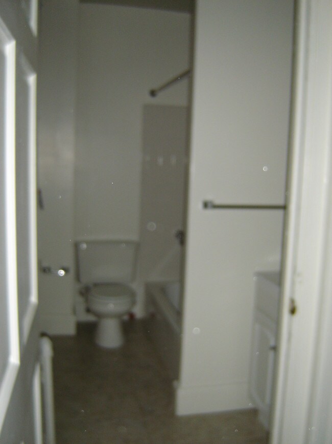 Building Photo - 1401 Madison Ave