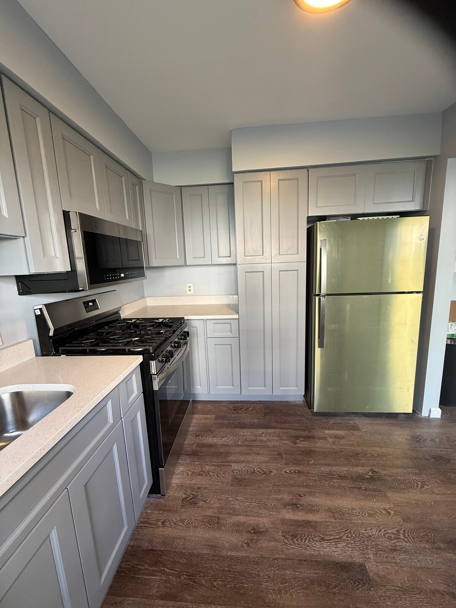 Building Photo - 713 Pinehurst Ct