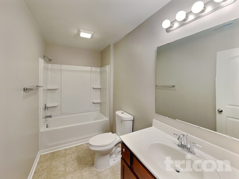 Building Photo - 10040 Portaferry Dr