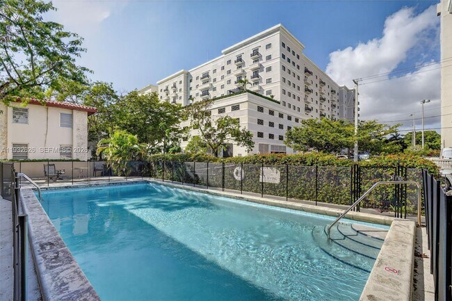 Building Photo - 1239 Mariposa Ave