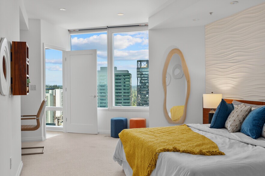 Building Photo - 10700 NE 4th St