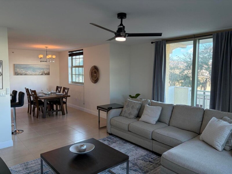 Building Photo - 610 Clematis St