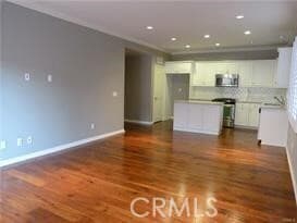 Building Photo - 79 Splendor