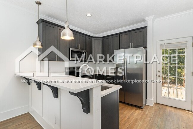 Building Photo - 161 Peach St