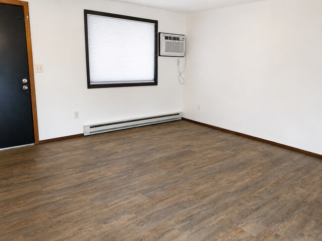 Building Photo - 2514/6/8 E Sinto