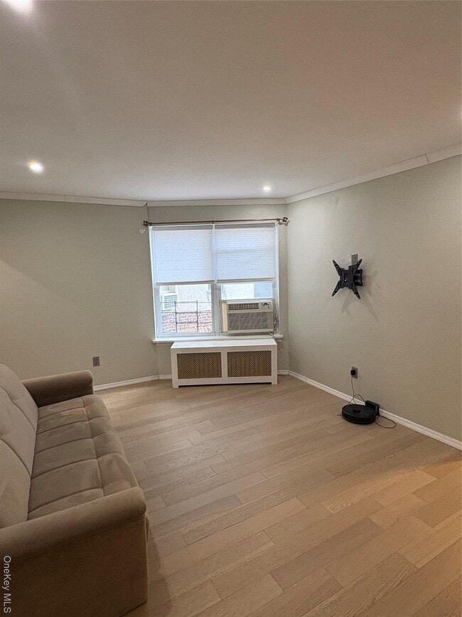 Building Photo - 305 Sixth Ave