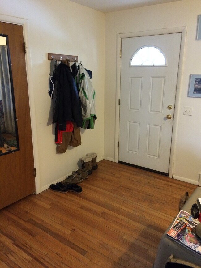 Building Photo - 3 Blocks from CU! Great South Boulder Loca...