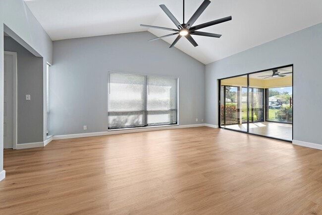 Building Photo - 2711 SW Egret Pond Cir