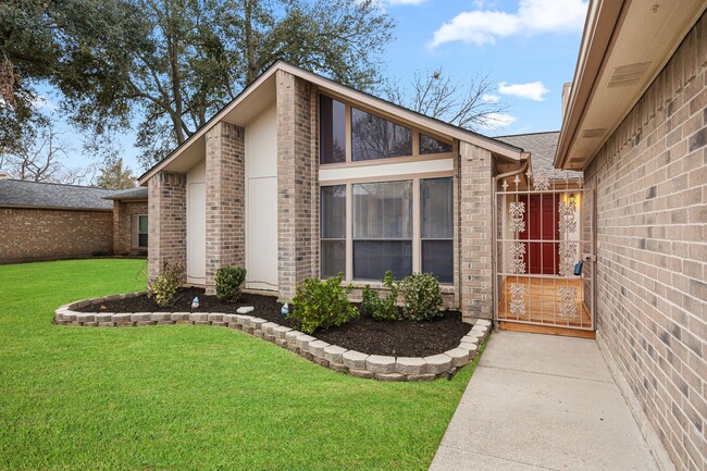 Building Photo - 2122 Echo Ridge