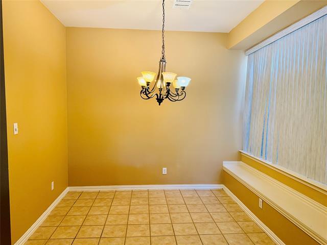 Building Photo - 4000 Kenwood Dr