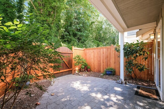 Building Photo - Bright and Spacious Residence with Vaulted Ceilings and Garage