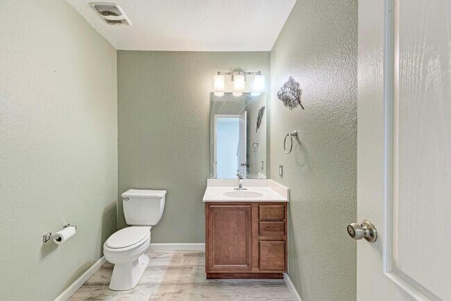 Building Photo - 530 Sheep Trail Dr