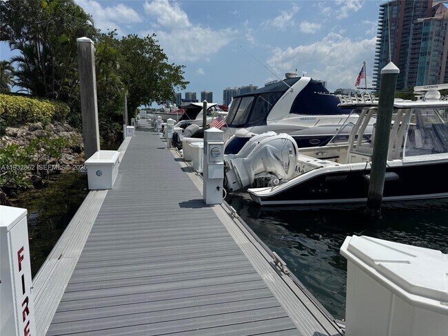 Building Photo - 3530 Mystic Pointe Dr