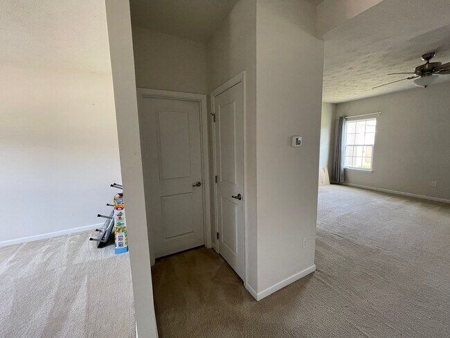 Building Photo - 1164 Trovillo Dr